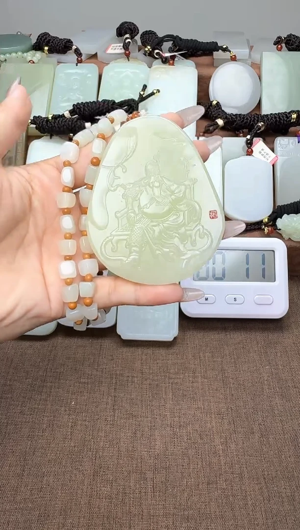 颈饰未镶嵌和田玉1