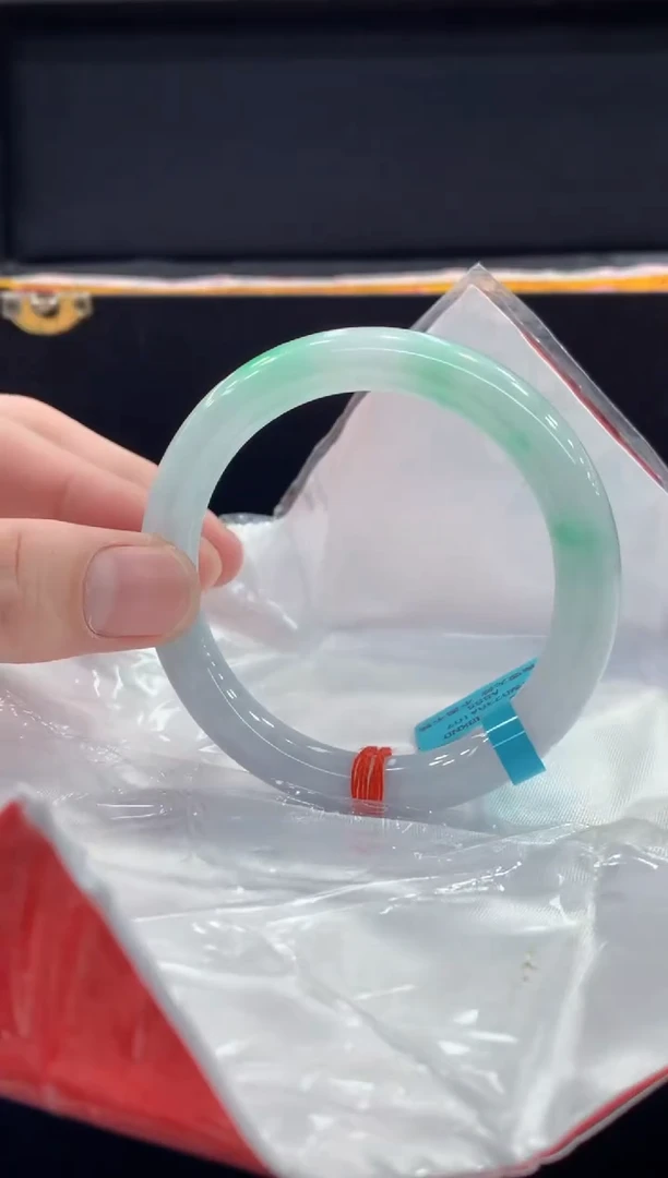 未镶嵌手镯翡翠翡翠手镯