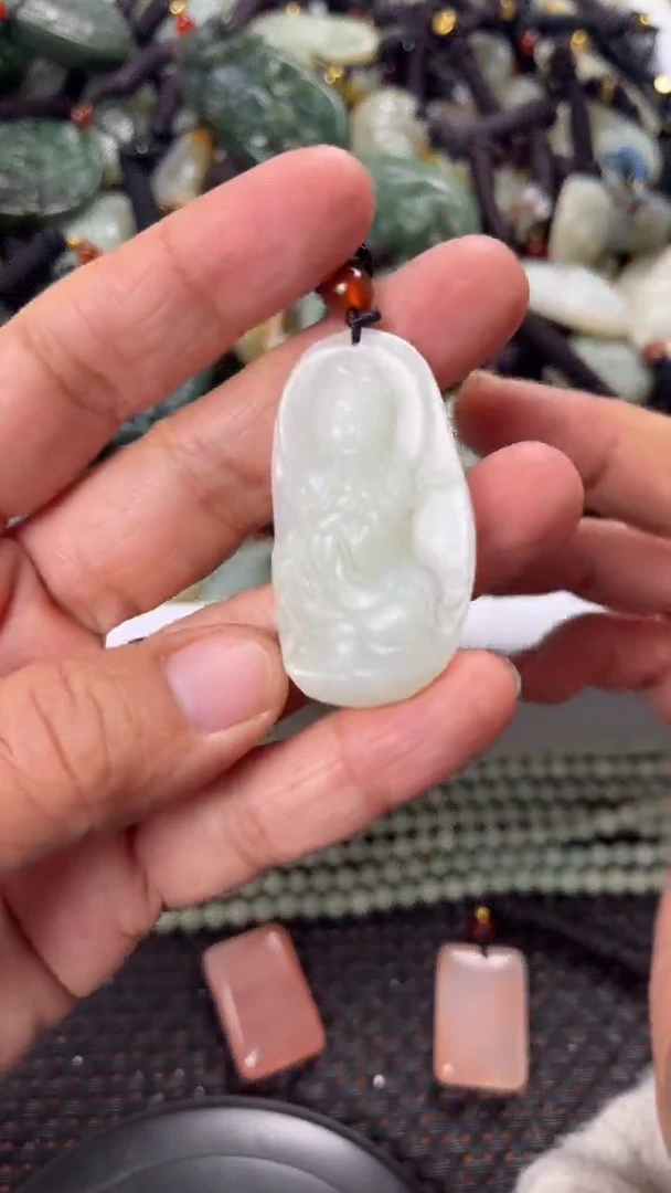 【闪购商品】和田玉颈饰未镶嵌多样性发货没有证书拍一发一有瑕