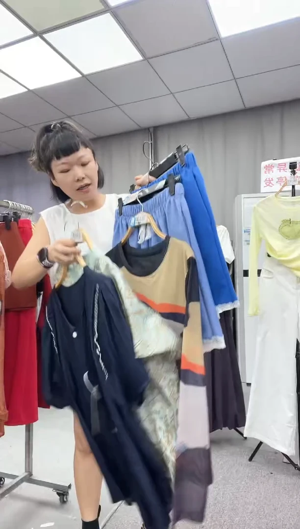 棉 大哥家漂亮衣服漂亮颜色