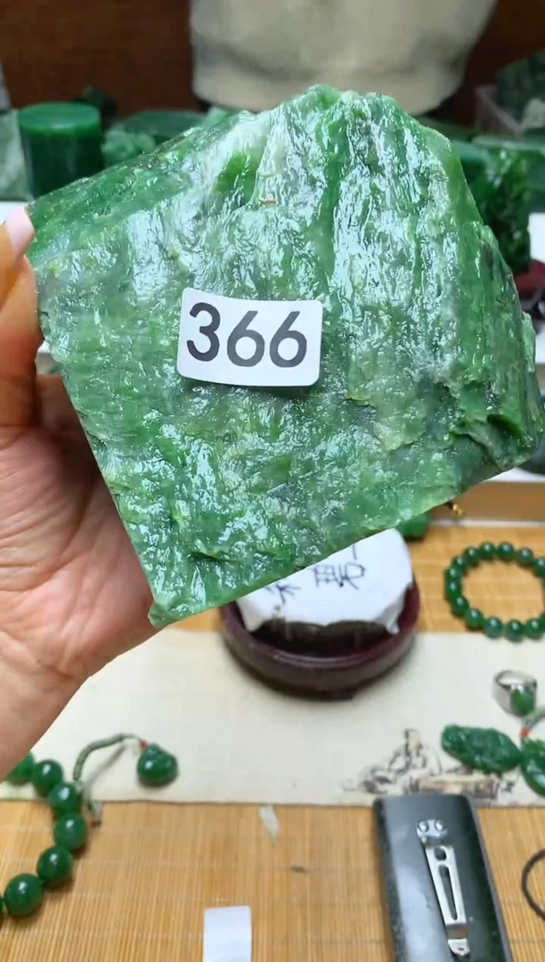 未镶嵌和田玉摆件1