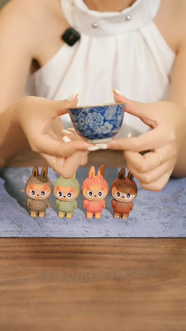 汝窑缠枝莲主人杯