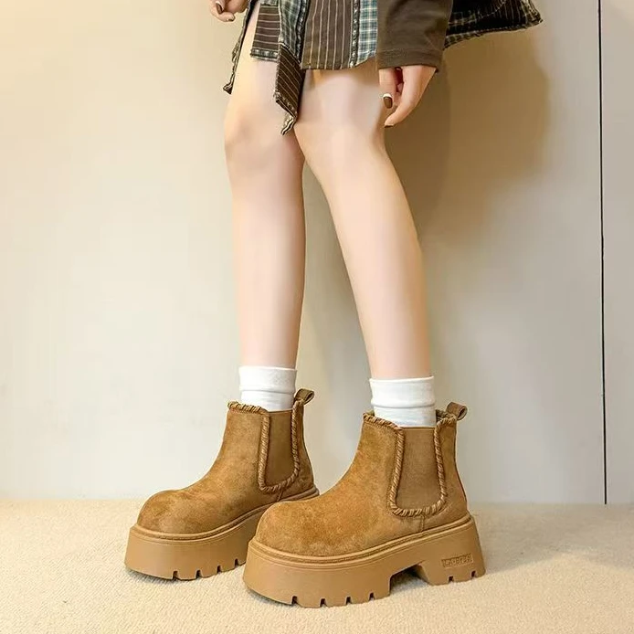 马丁靴女2025年新款时尚百搭舒适显瘦轻便休闲磨砂复古厚底西部靴