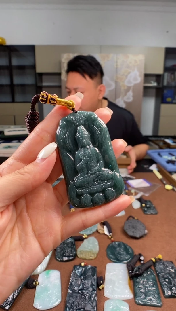 颈饰未镶嵌翡翠多样性发其一