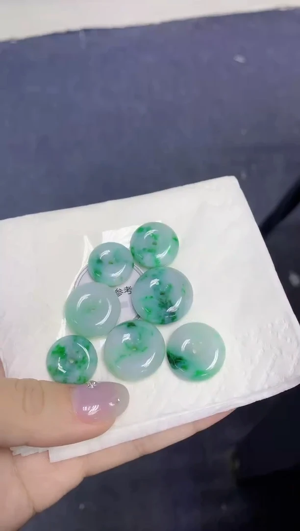 颈饰未镶嵌翡翠天然缅甸翡翠A货多样性发一件