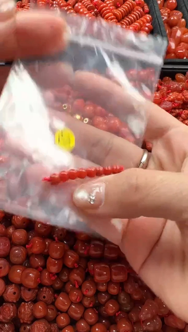 【闪购商品】南红玛瑙颈饰未镶嵌1