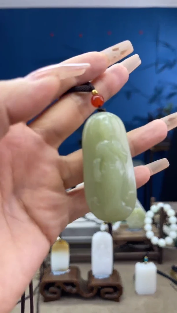 和田玉未镶嵌颈饰1