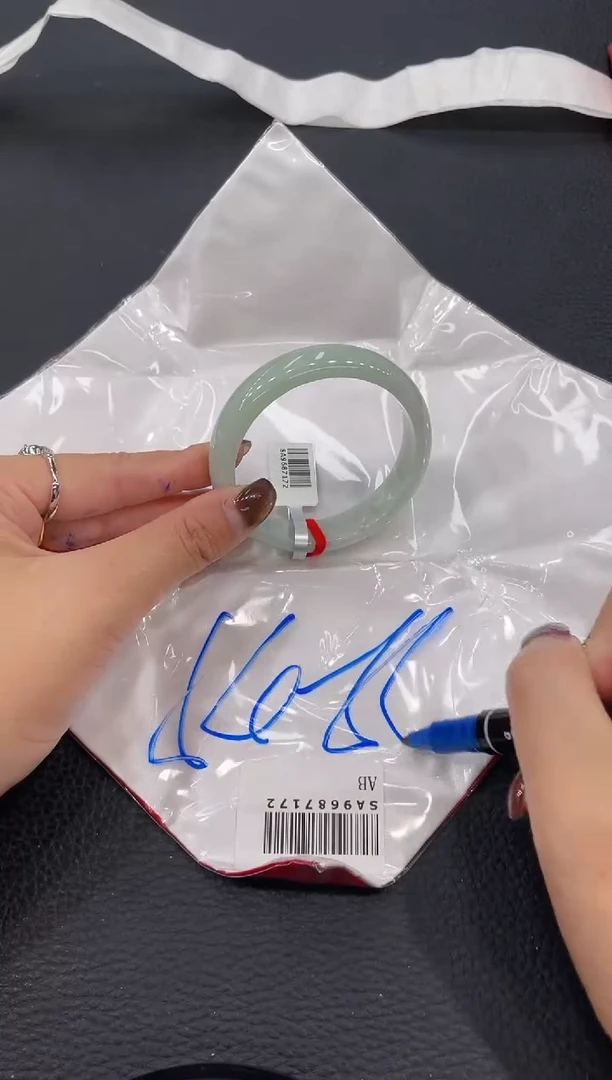 【闪购商品】翡翠手镯未镶嵌手镯