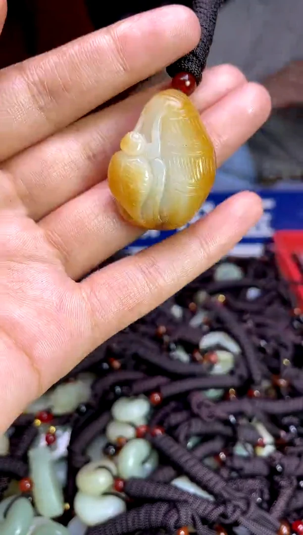 未镶嵌和田玉挂件1