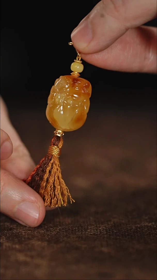 ·侧挂 貔貅 高1.3长2.5宽1.6。