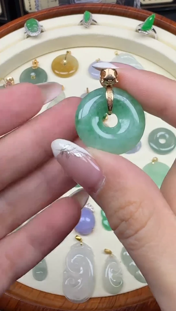 吊坠(赠链)18K金镶嵌翡翠1698