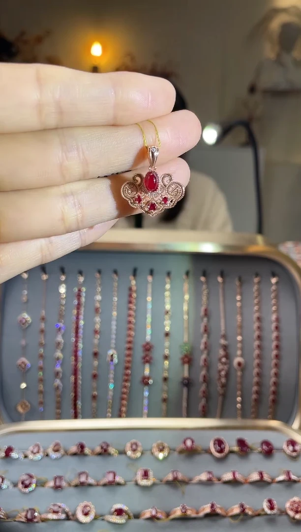 银S925镶嵌颈饰红宝石颈饰