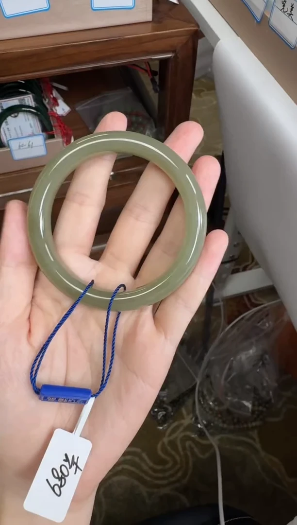 未镶嵌手镯和田玉1