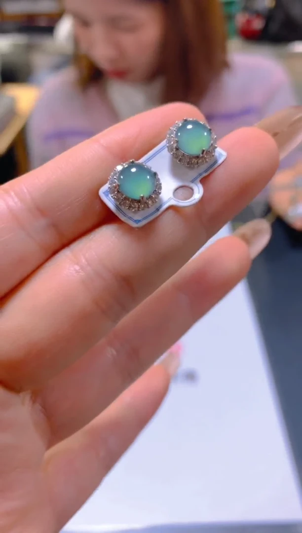 未镶嵌翡翠耳饰多样性发一