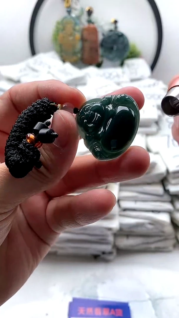 【闪购商品】翡翠颈饰未镶嵌佛公