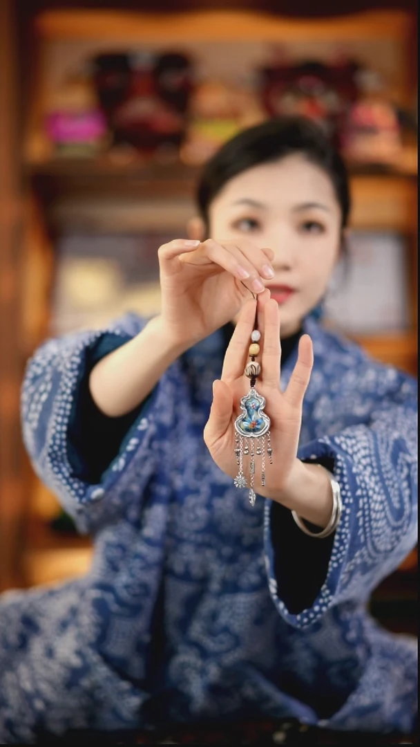 刺绣私人定制苗族手工W20