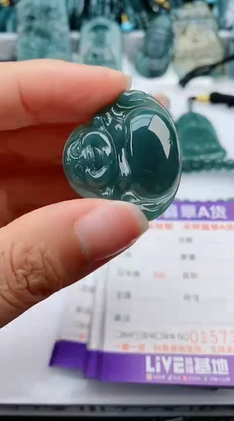 翡翠未镶嵌颈饰