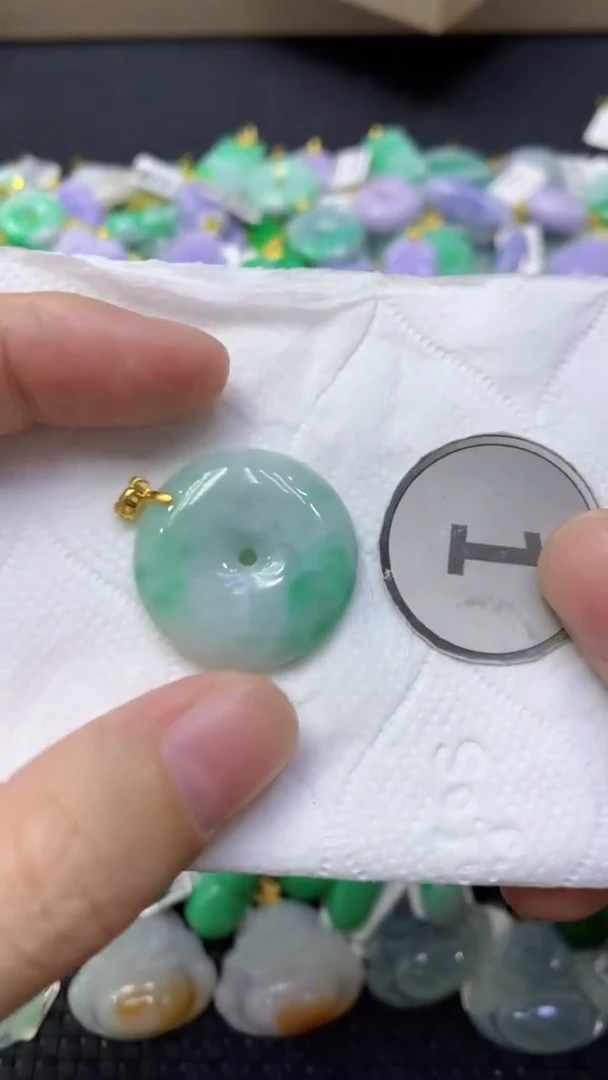 颈饰未镶嵌翡翠天然缅甸翡翠A货