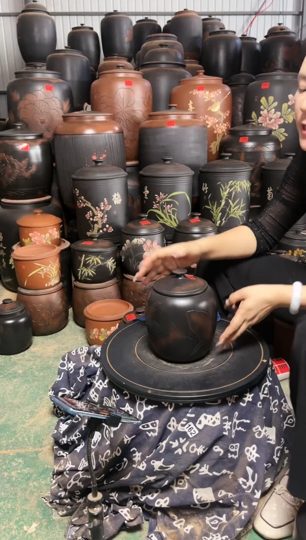 壶完品茶叶罐 冬瓜荷花  168
