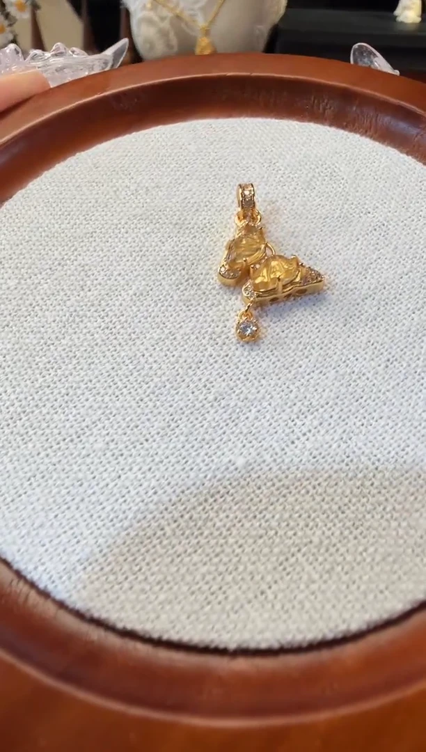 颈饰银S925镶嵌碧玺黄蝴蝶