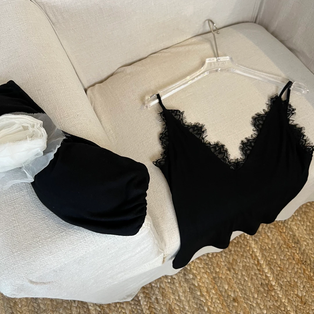 1423【叠穿小心机】蕾丝拼接吊带裹胸