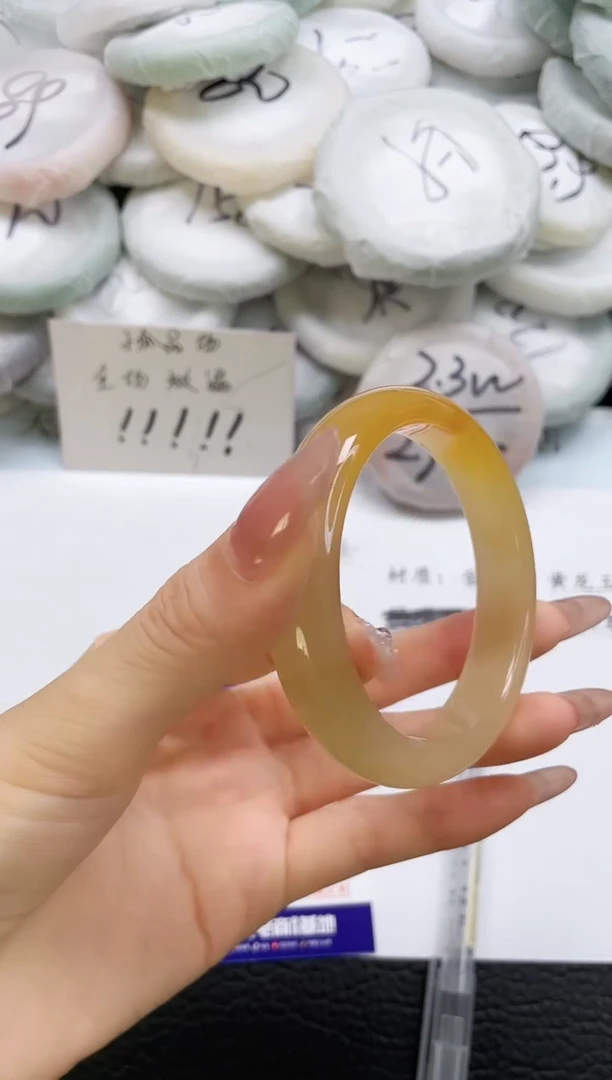 石英质玉手镯未镶嵌170-56