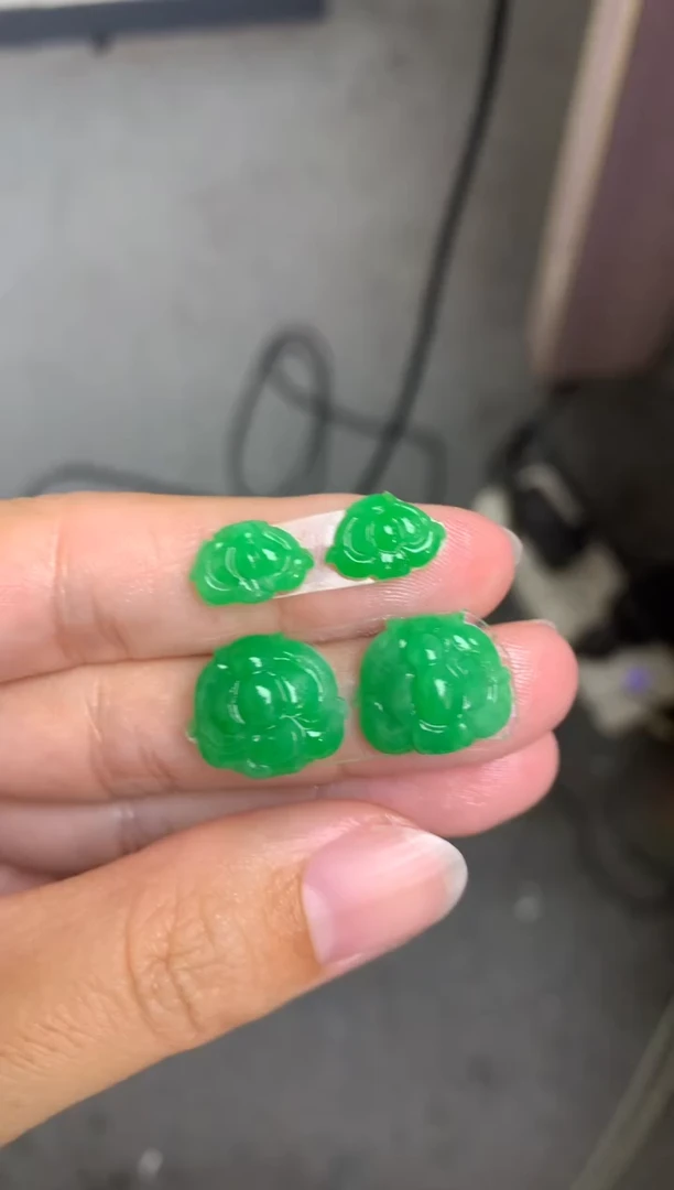 未镶嵌定制翡翠红**雪毛货