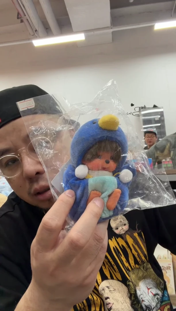 动态1【白】蒙奇奇小企鹅一个