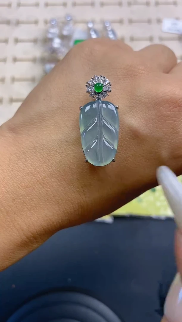 翡翠裸石天然翡翠蛋面52