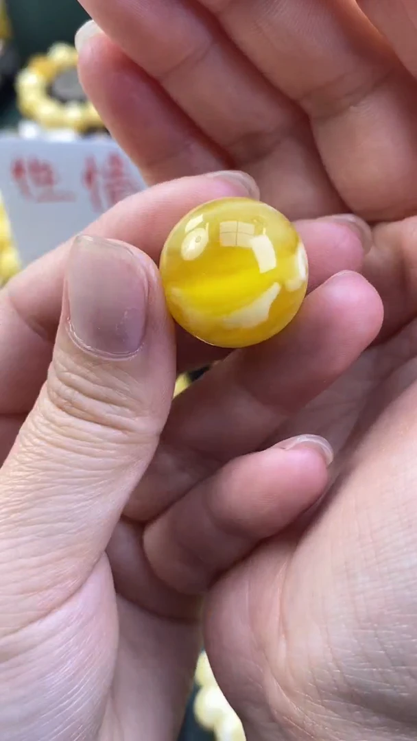【闪购商品】琥珀裸石未镶嵌月.39/卡20.7