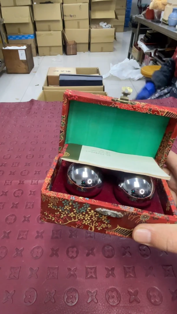 默认微瑕，no退no换，介意勿拍