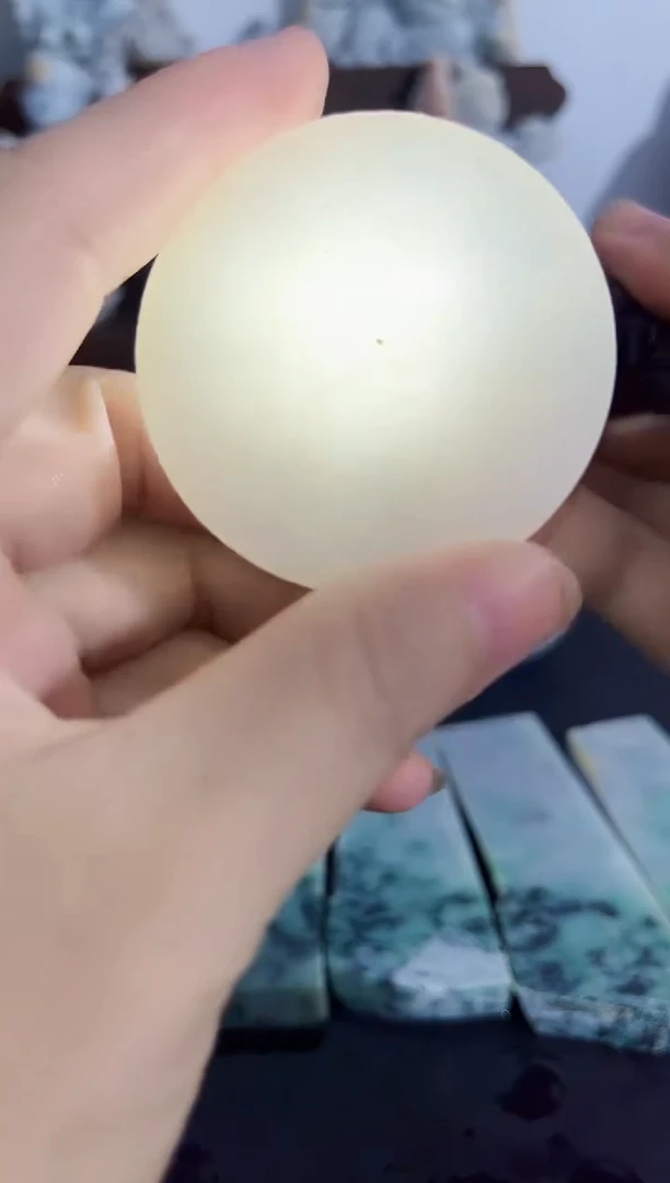 未镶嵌挂件翡翠300