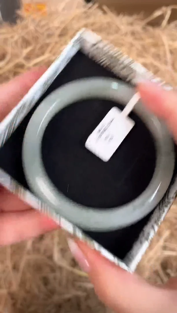 未镶嵌手镯石英质玉C-622