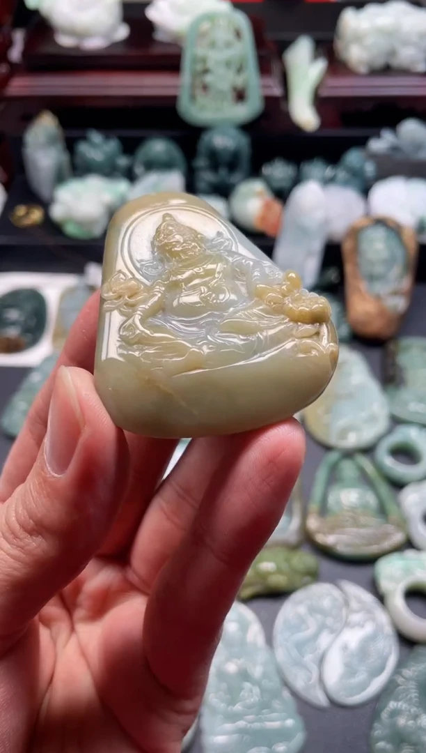 颈饰未镶嵌翡翠42  天然翡翠a货  黄财神