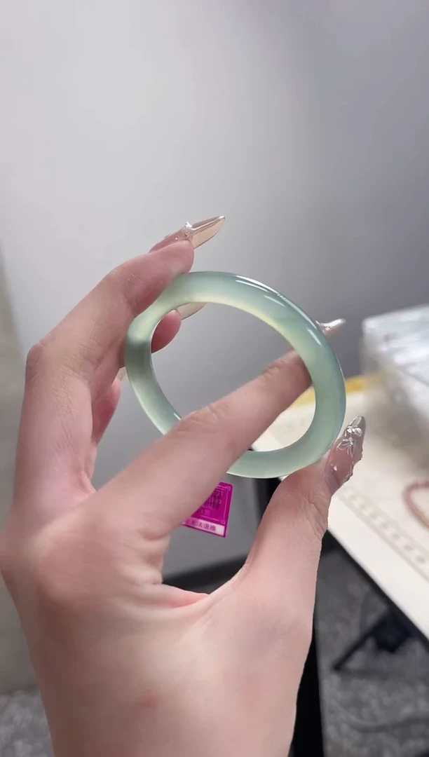 【闪购商品】玛瑙/玉髓手镯未镶嵌50-51圈 需要包容圆条