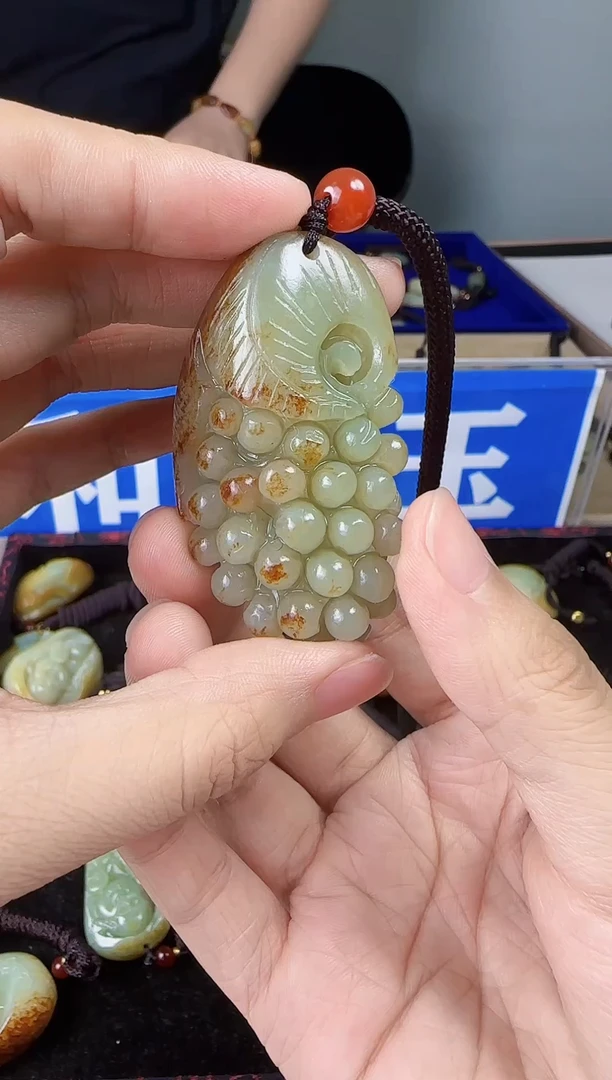 和田玉未镶嵌颈饰1