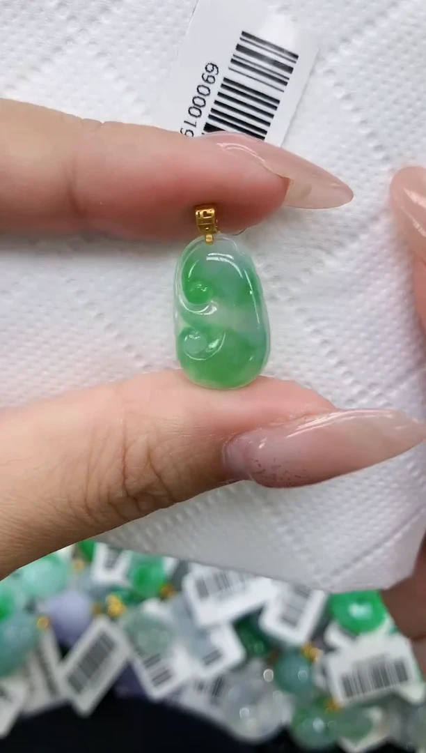 颈饰18K金镶嵌翡翠1111111111