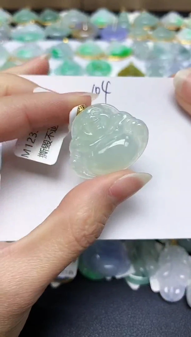 翡翠18K金镶嵌颈饰天然翡翠A货