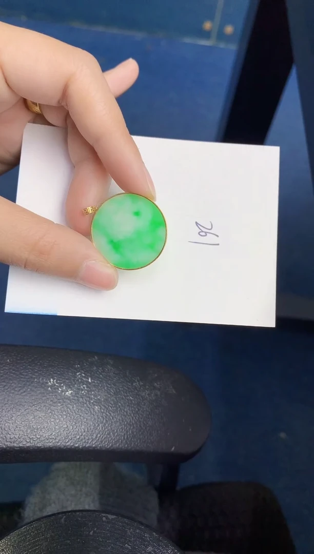 【闪购商品】翡翠颈饰18K金镶嵌000000000