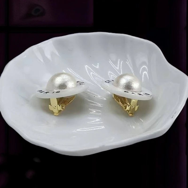 铜合金亚克力耳饰 【依琳甄选】白珠贝贝耳饰