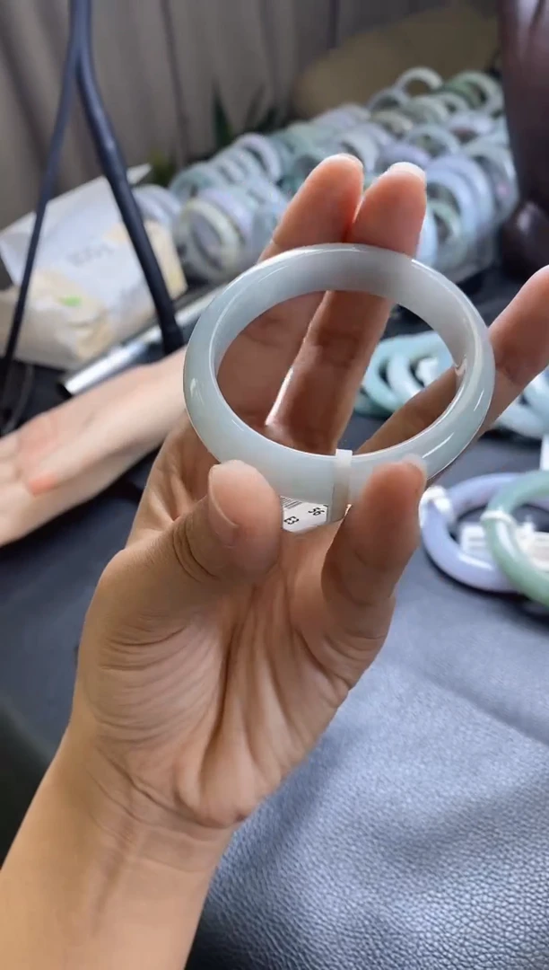 未镶嵌手镯翡翠贵妃56圈口，03