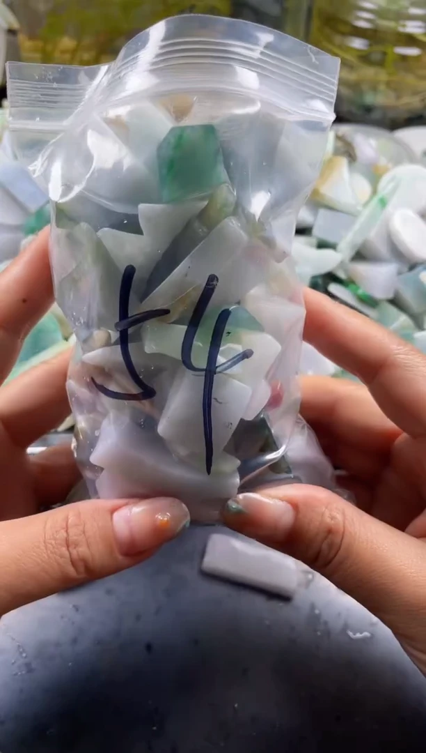 配石翡翠雾*蒙天然翡翠中号500克54