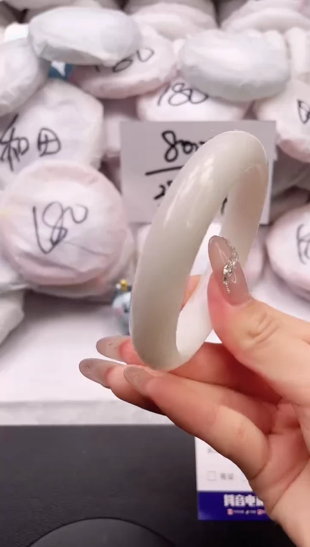 【闪购商品】和田玉手镯未镶嵌4K48-57