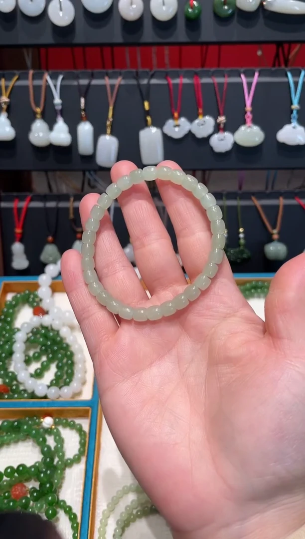 颈饰未镶嵌和田玉晴水手串