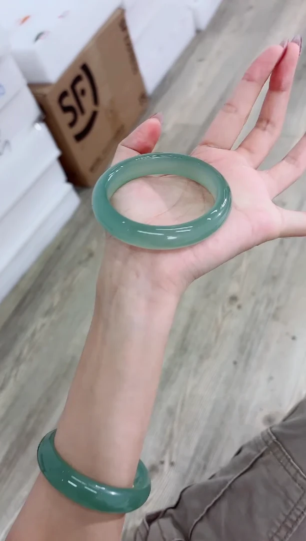 未镶嵌手镯石英质玉49-56D