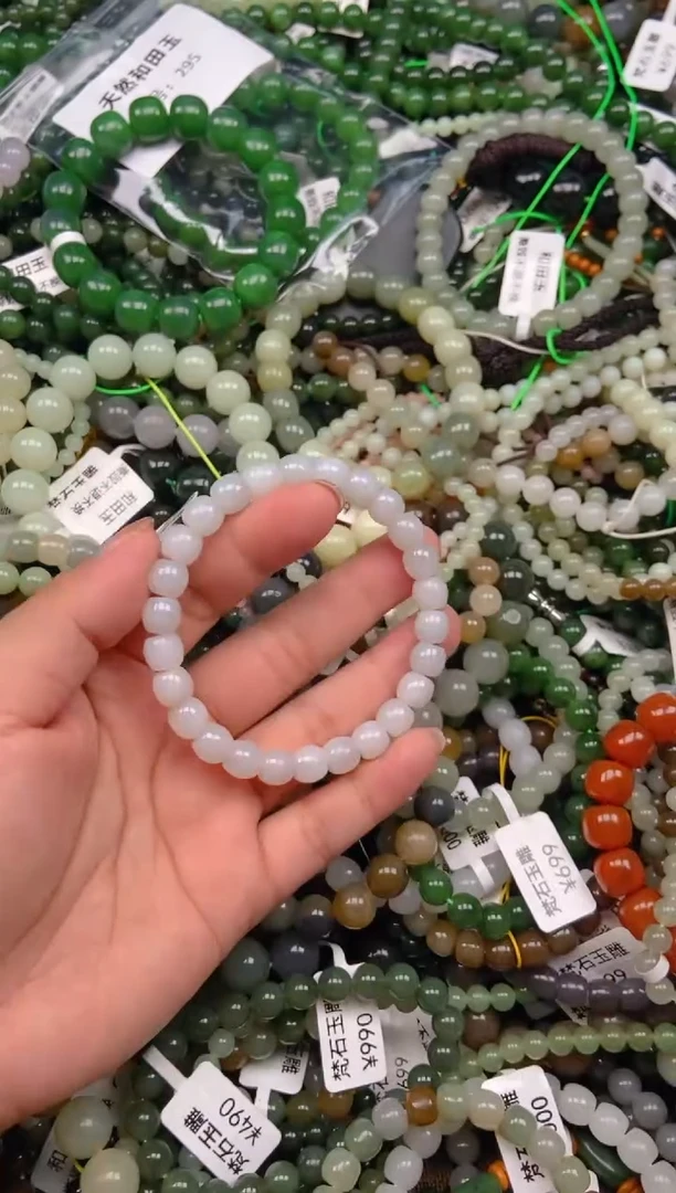 和田玉未镶嵌颈饰1