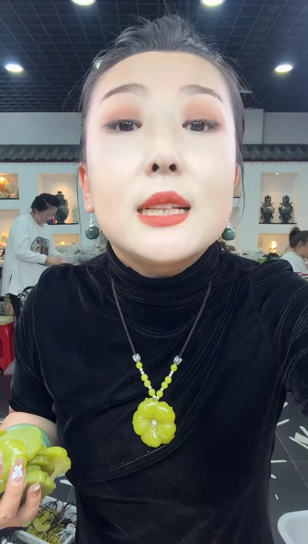 【闪购商品】岫玉颈饰未镶嵌玉化五福花【半珠链】