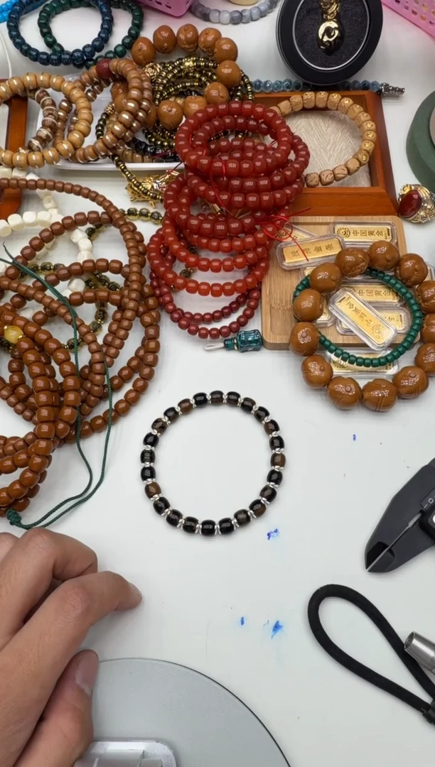 琉璃/树脂/塑料类精工带盾手串liu