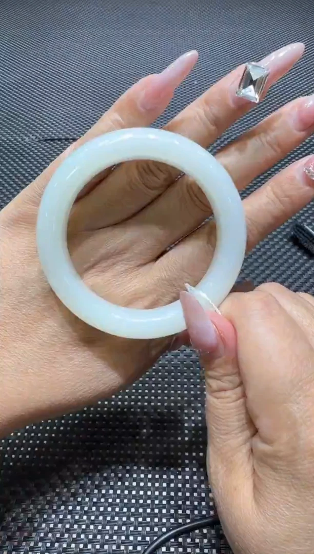 颈饰未镶嵌和田玉手镯54