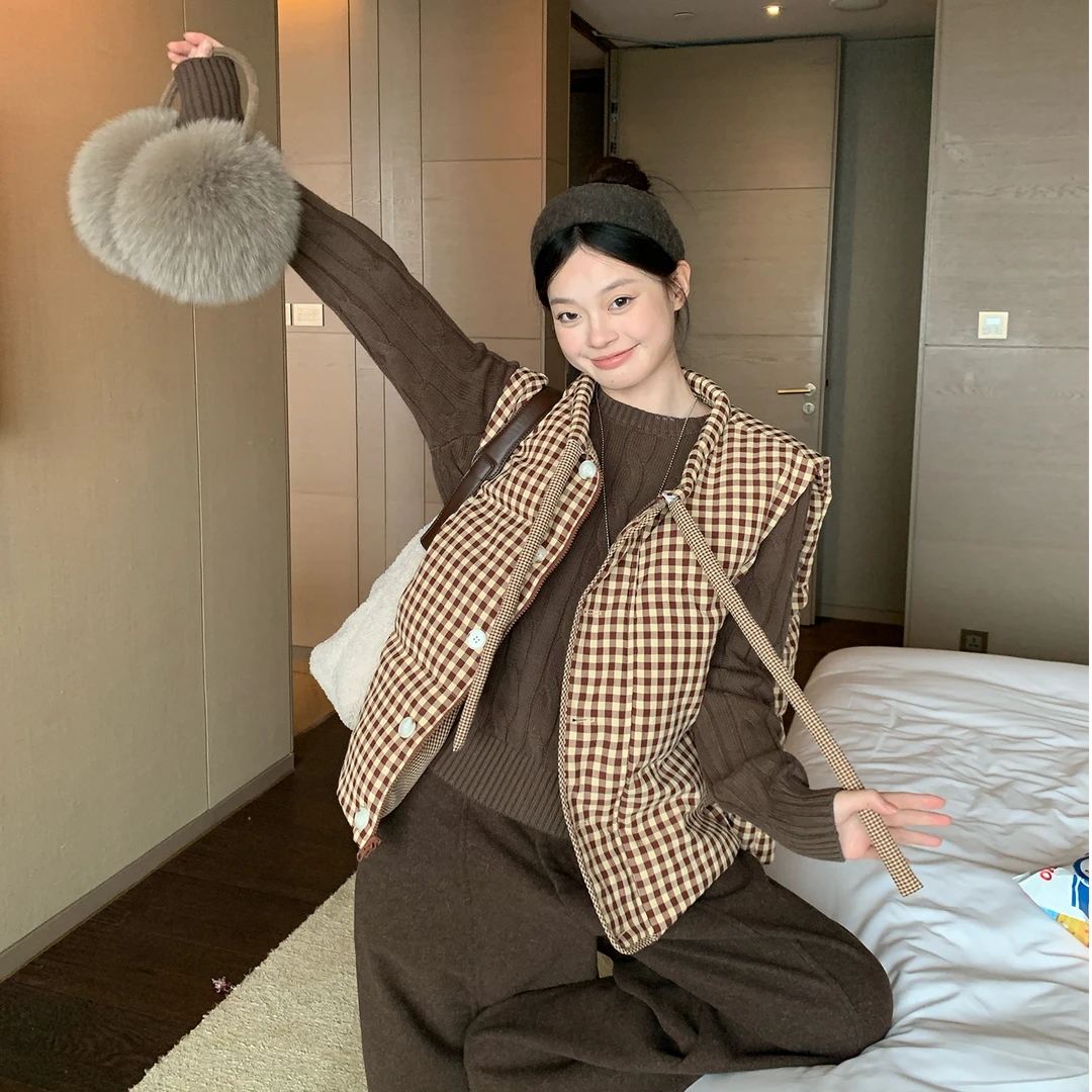 慵懒咖色麻花针织毛衣女套头秋冬新款设计感宽松针织内搭打底上衣